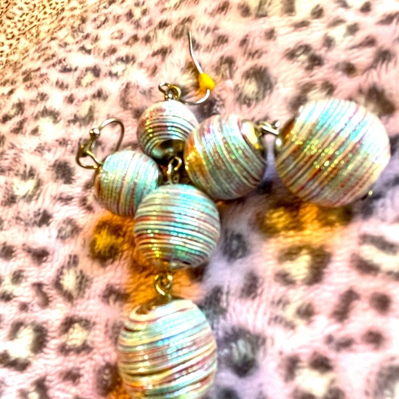 Woven metallic thread earring multicolor LAST CALL - Picture 2 of 5